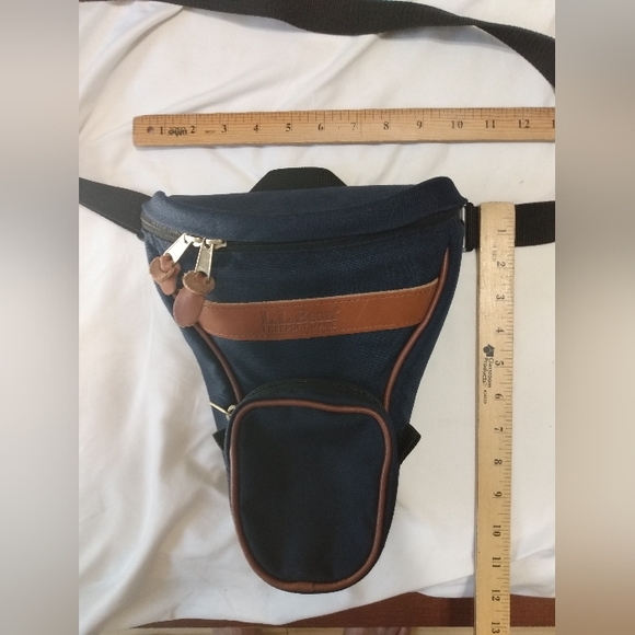 L.L Bean Freeport Maine Leather trim toggles YYK zip camera Fanny pack hip bag - Picture 12 of 13